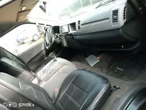 Toyota Grand HiAce 2012