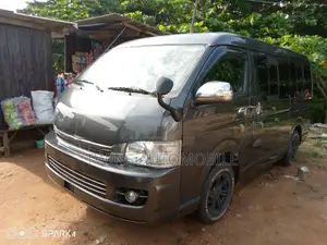 Toyota Grand HiAce 2012