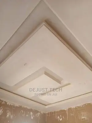 Pop Tv Faux Wall Design