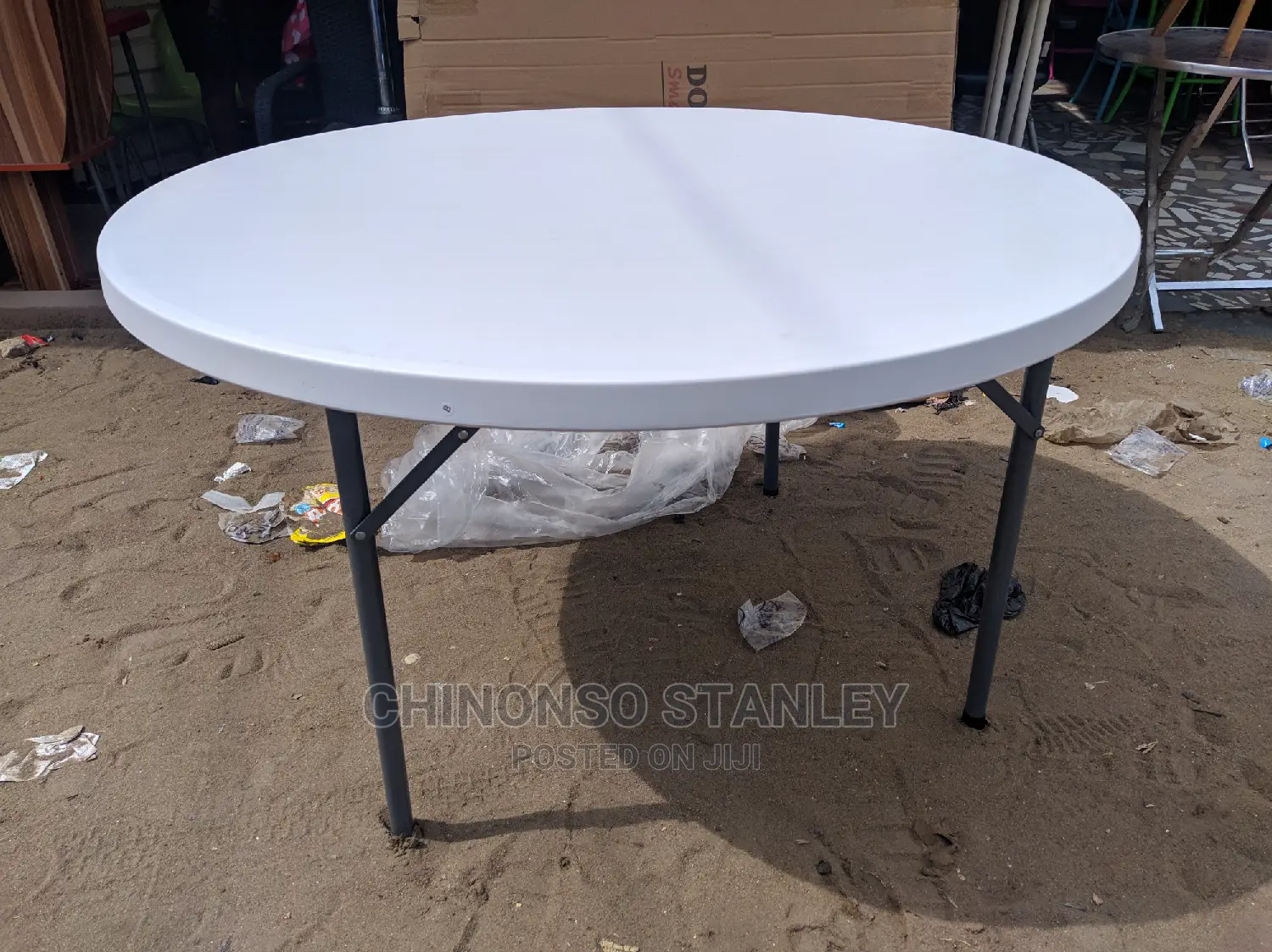 Round Banquet Table