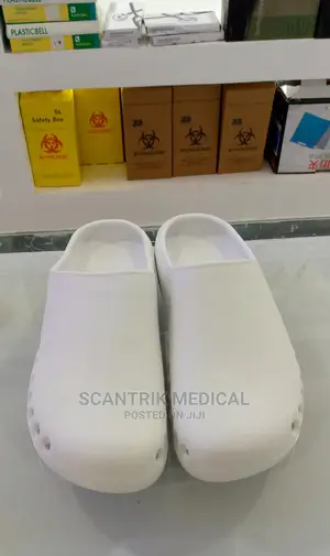 White Medical Shoes for Nursing