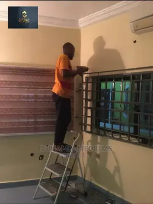 Window Blind Installer