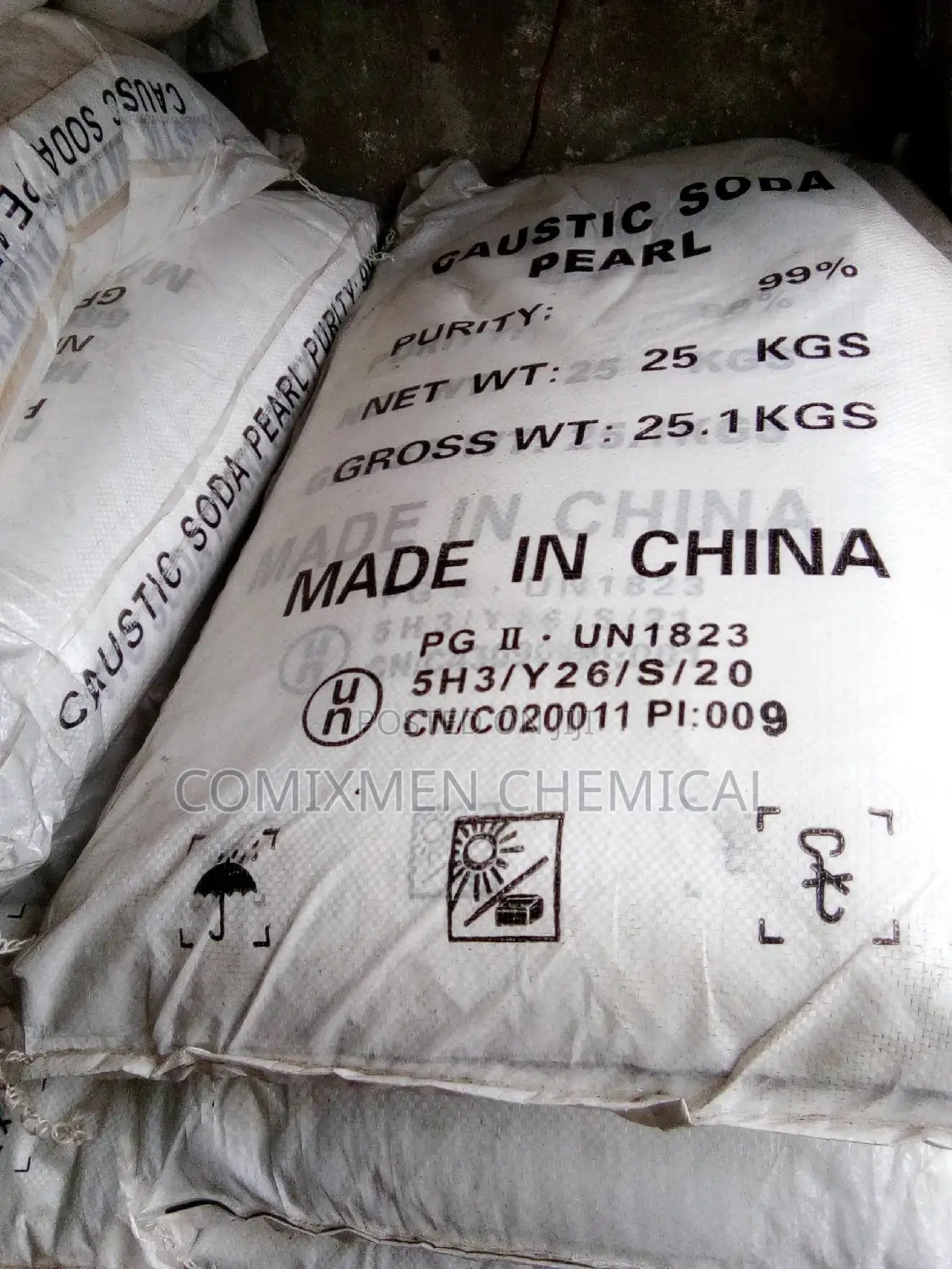 Caustic Soda Pearls