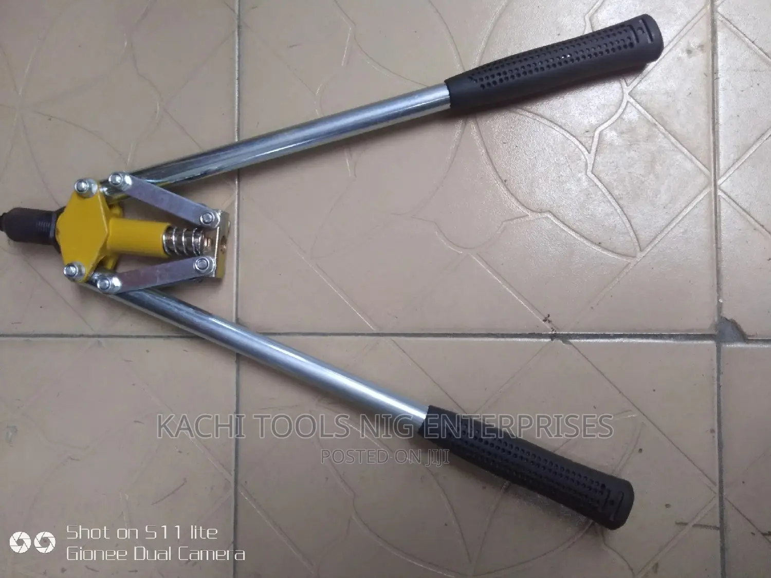 Medium Hand Pump Rivets Machine
