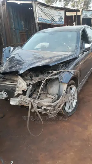 We Buy Faulty/Damaged Cars in Good Price