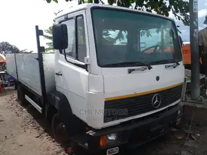 Mercedes 809 Pickup 17feet