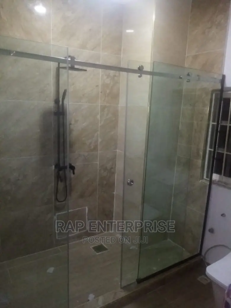 Shower Glass Cubic