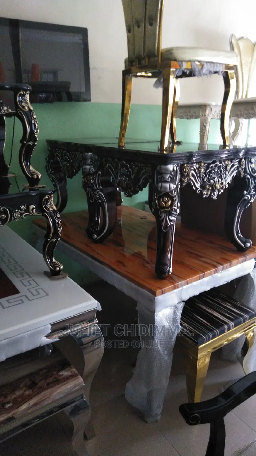 Set of Royal Center Table With 2 Royal Side Stools