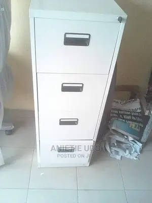A Set of Drawers at Affordable Price