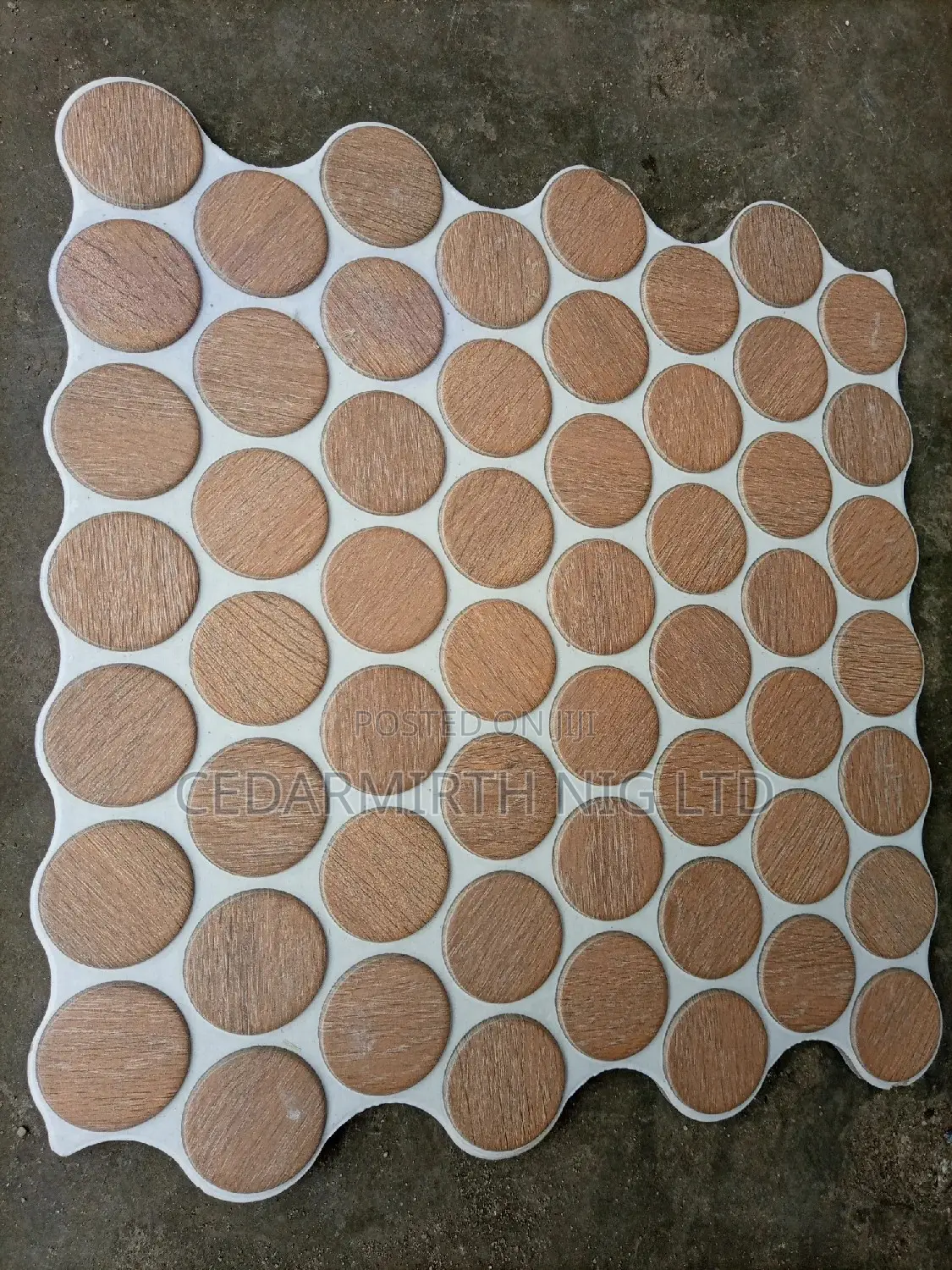 Circle Ocre Spanish Tile