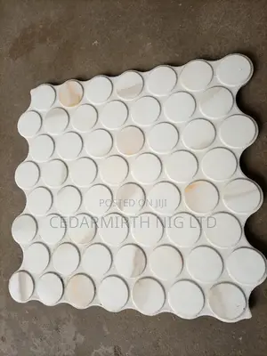 Calacata Crom Circle Spanish Tile