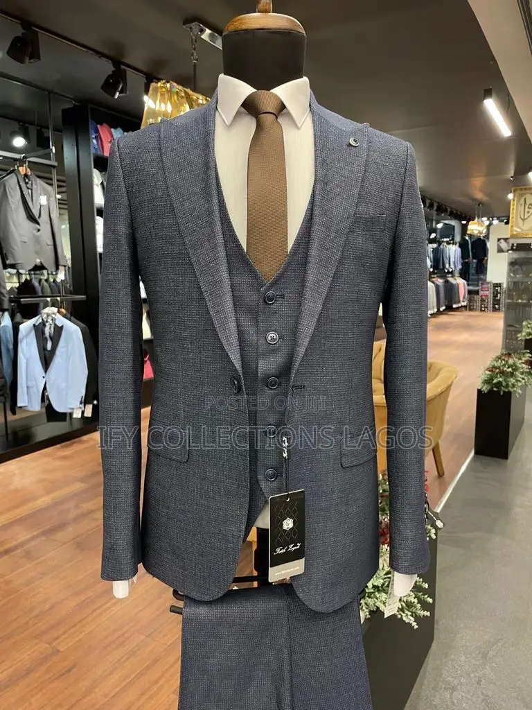 ITALIAN Men’S Suits