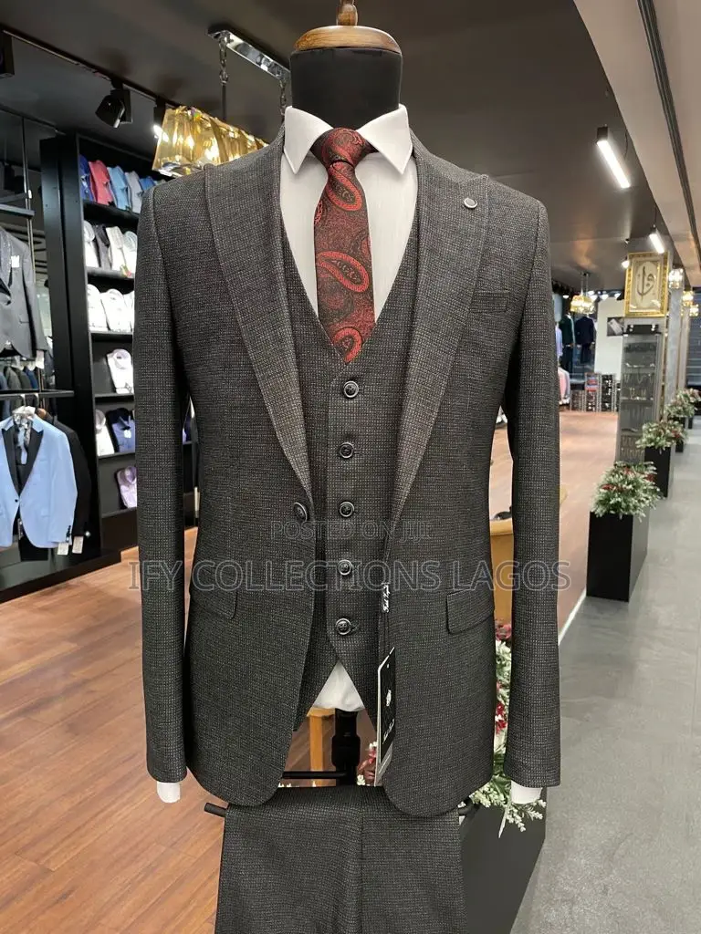 ITALIAN Men’S Suits