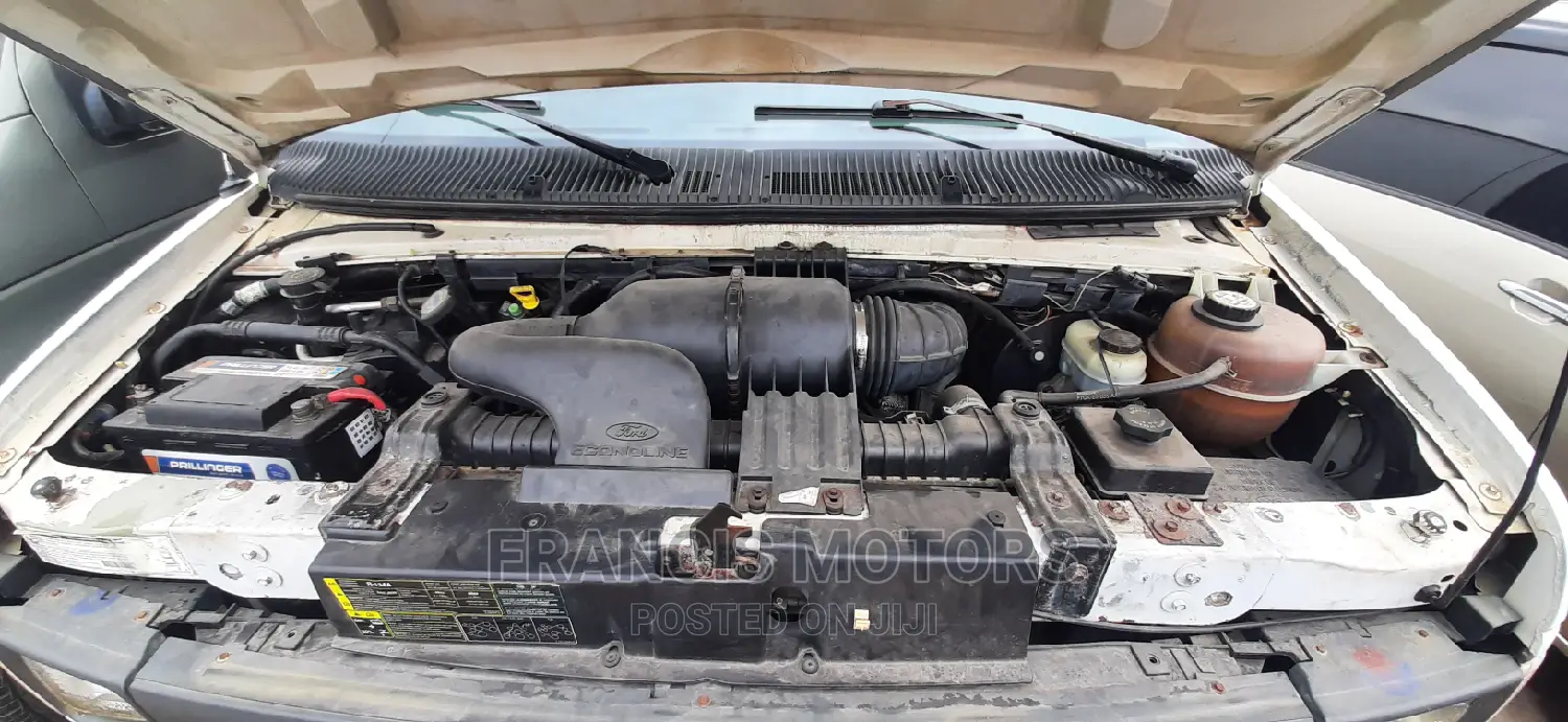 Ford E250 2003