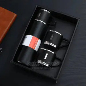 Vacuum Flask With Two Cups