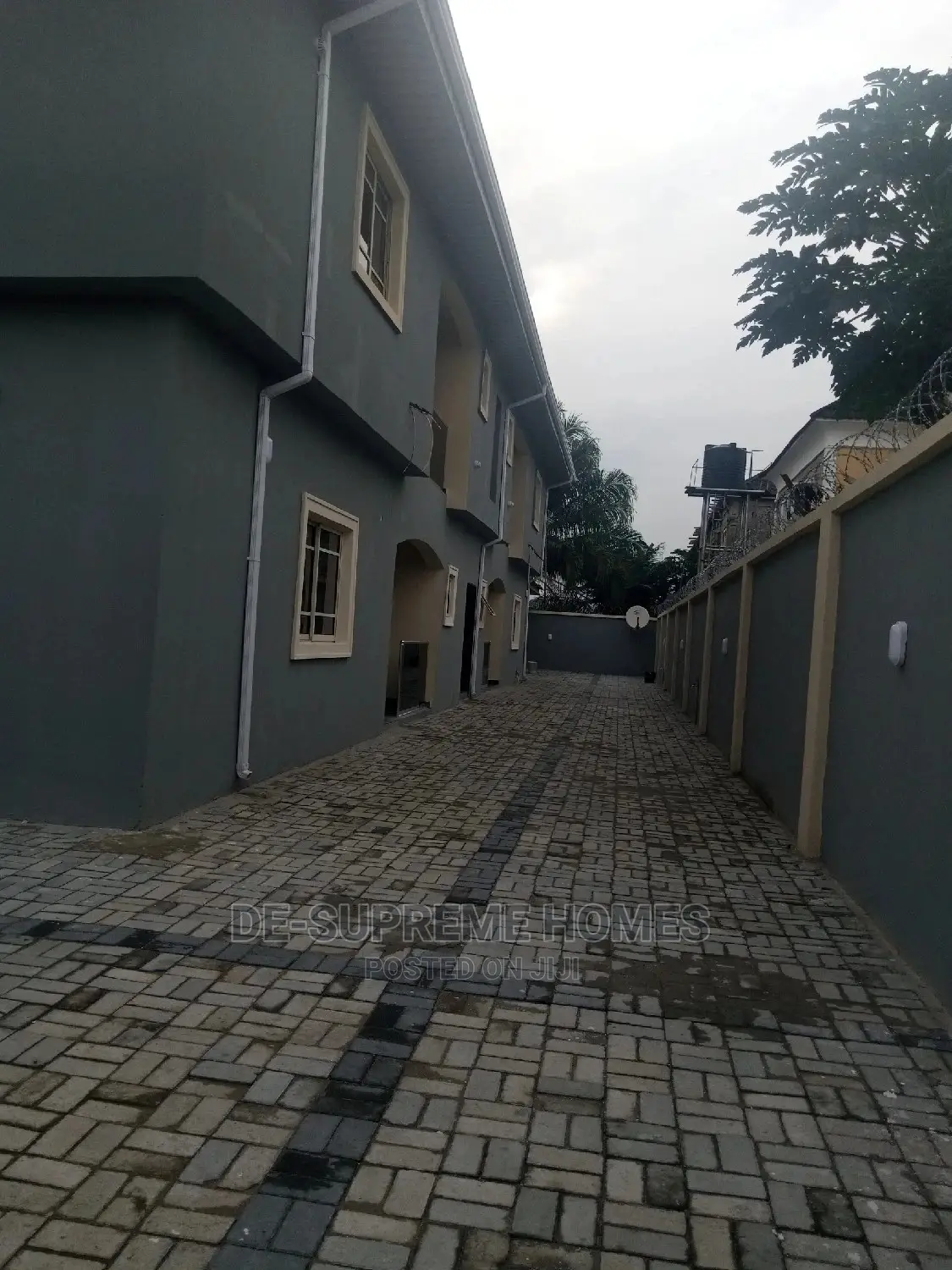 3bdrm Block of Flats in Ogunfayo Eputu, Awoyaya for rent