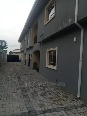 3bdrm Block of Flats in Ogunfayo Eputu, Awoyaya for Rent