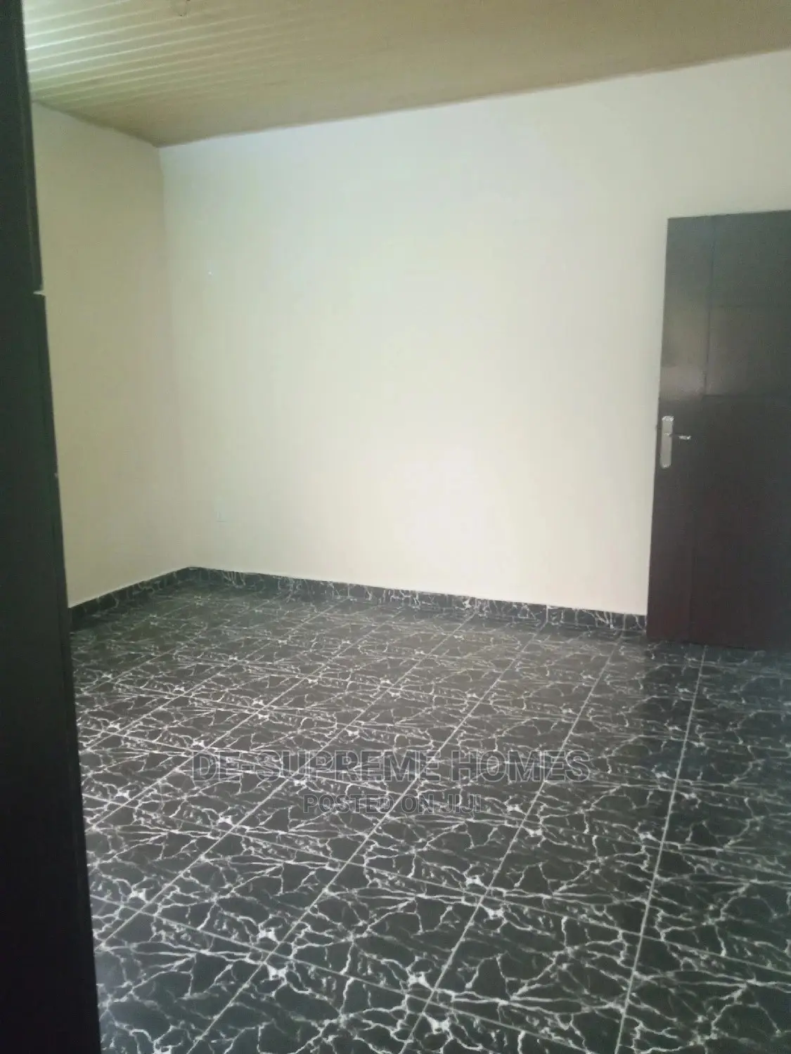 3bdrm Block of Flats in Ogunfayo Eputu, Awoyaya for rent