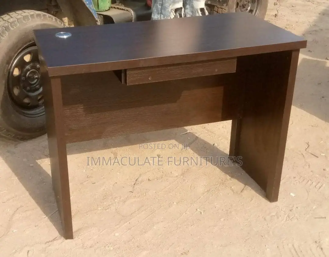 4feet Office Table