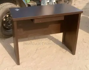 4feet Office Table