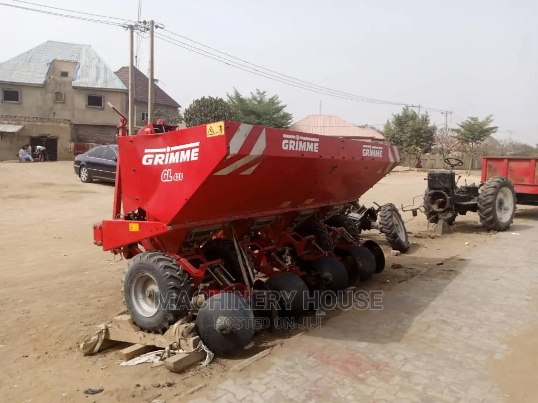Roots Crops Harvester