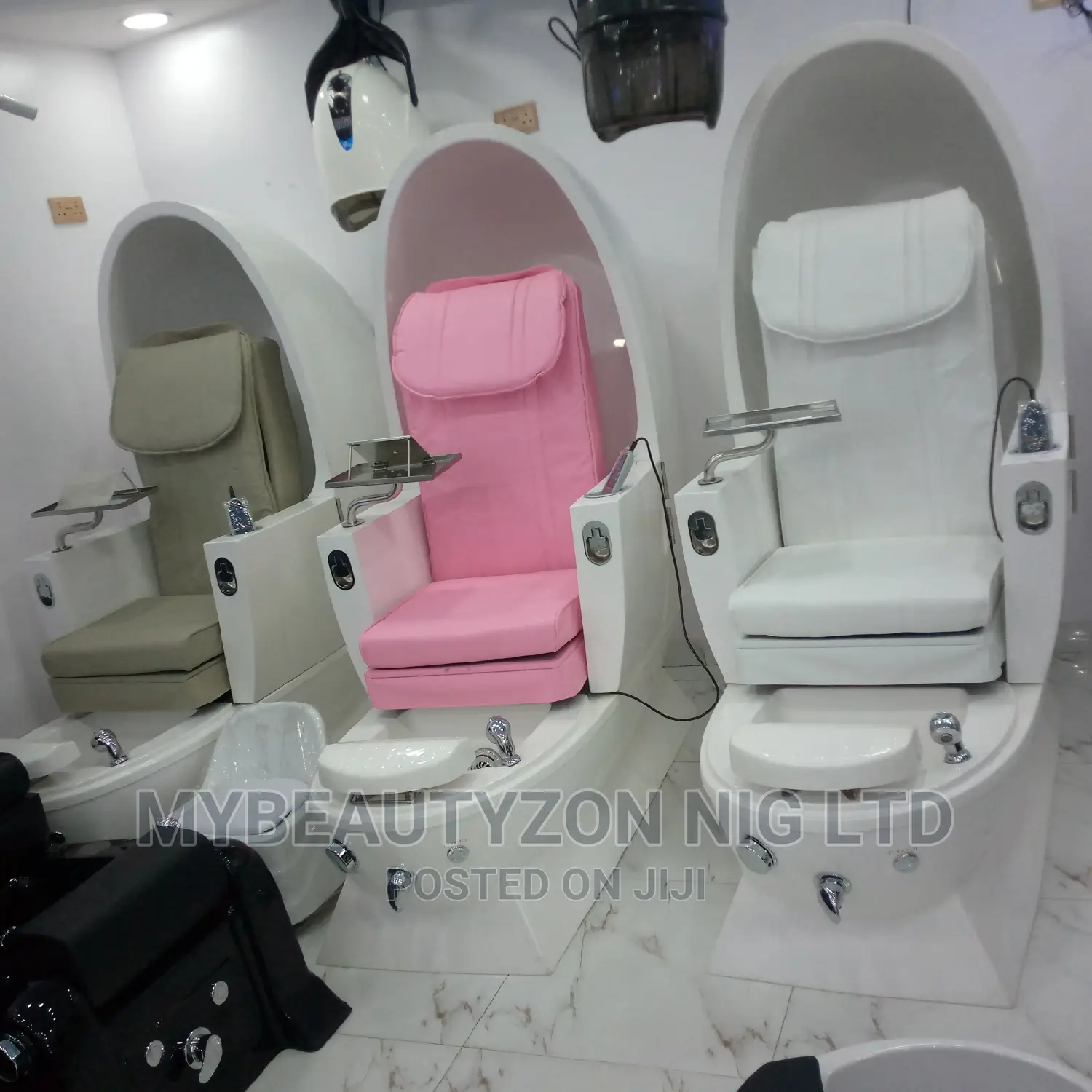 Egg Peducure Seat