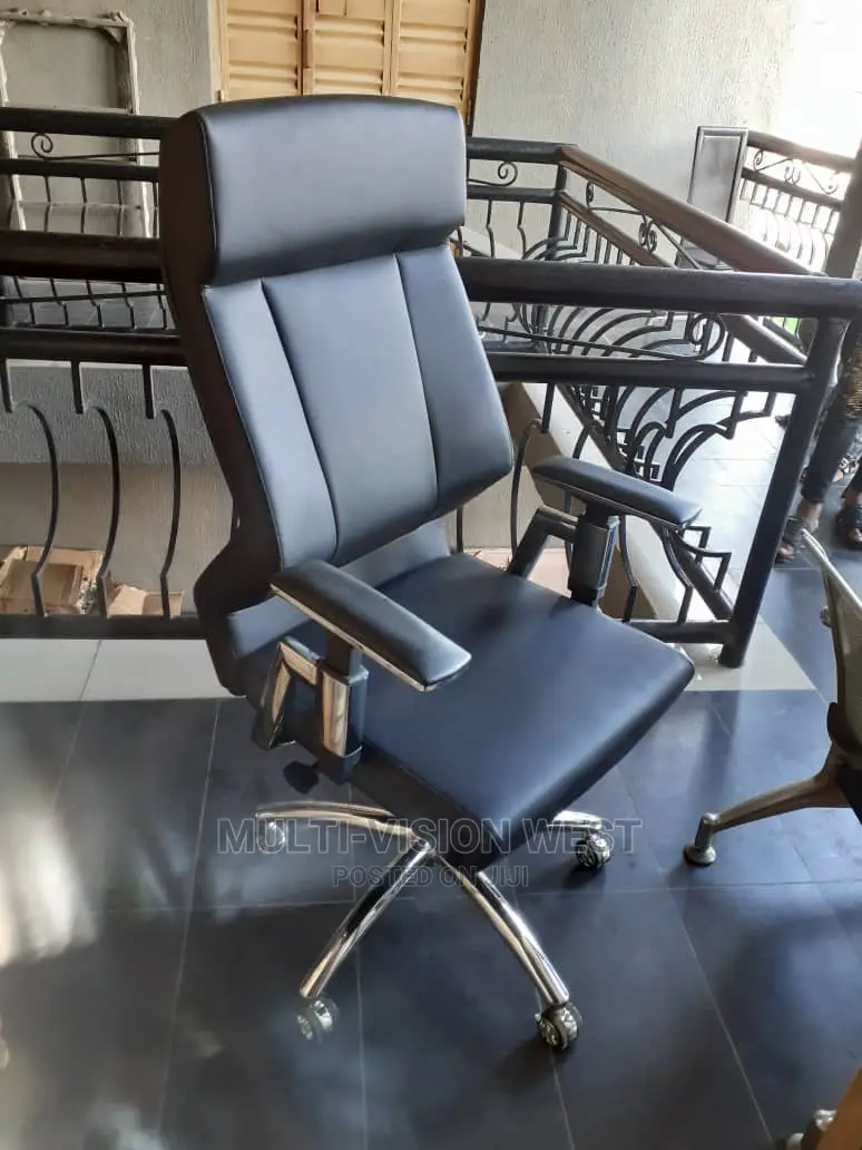 MB100 Executive Office Chair