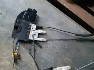Door Latch (Catcher) for Hyundai Santafe 04