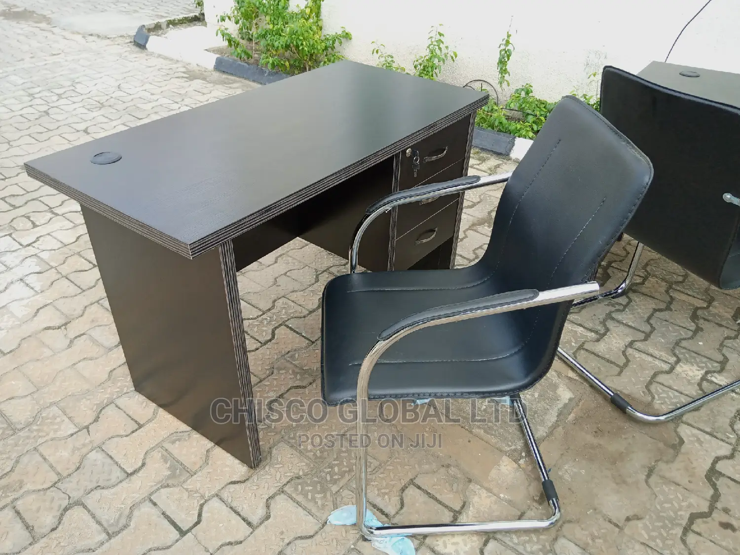 Office Chair With Table