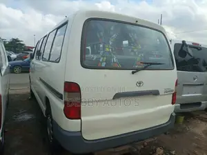 Toyota HiAce 2005