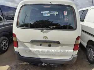 Toyota HiAce 2001