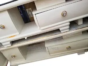 Brand New Big Imported Center Table With (White) Top Glass