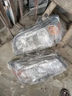 Toyota Highlander Headlight 2005