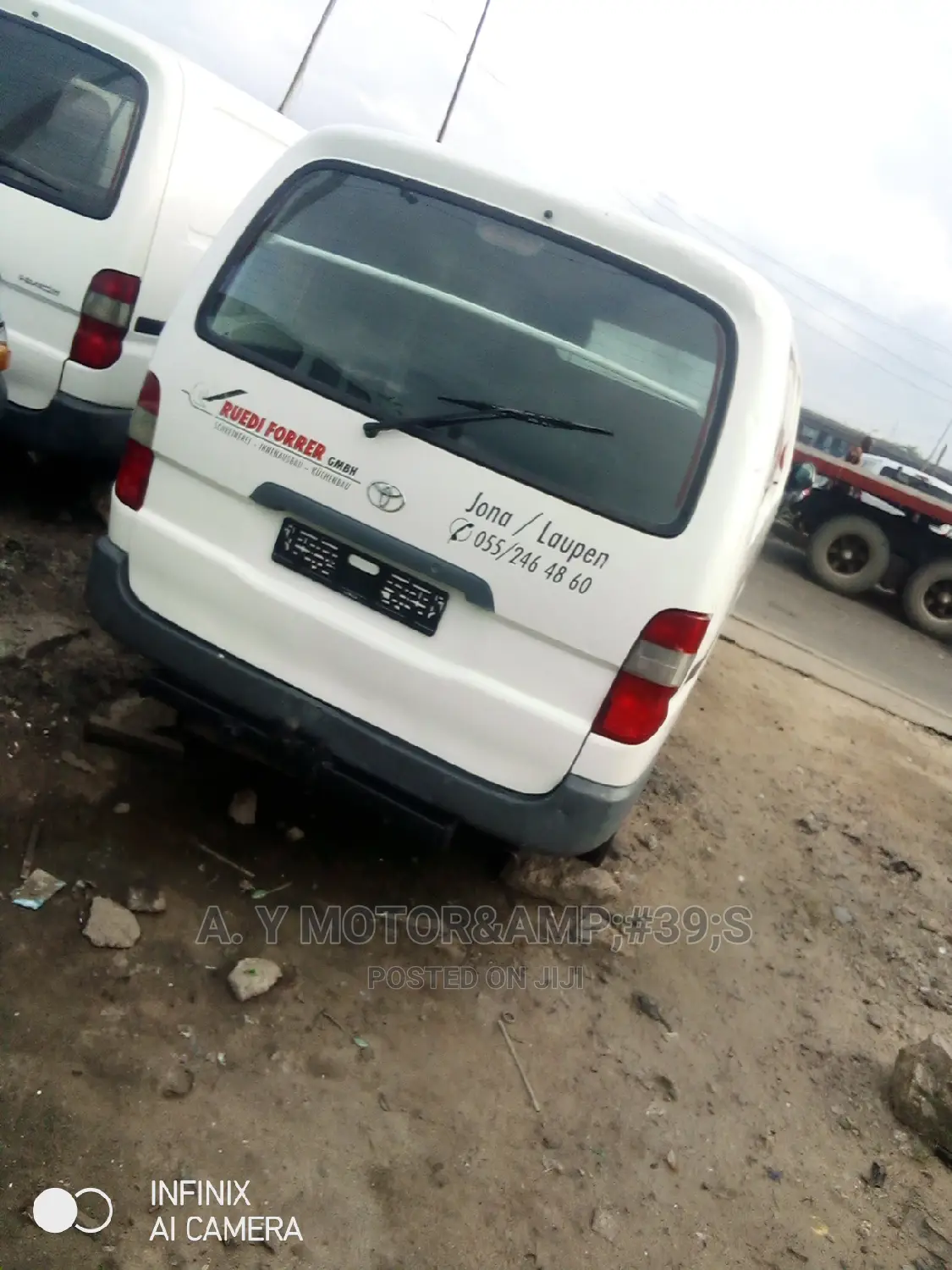 Toyota HiAce 2000 White