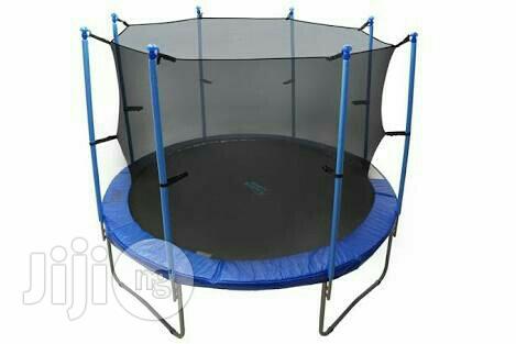 Bouncing Trampoline With Net