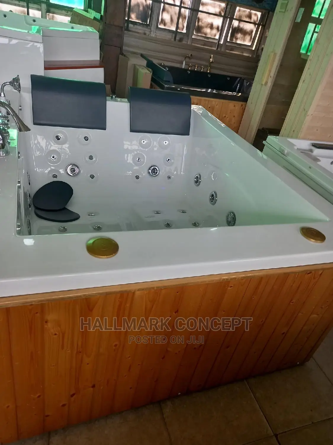 Super Executive England Luxury Jacuzzi.