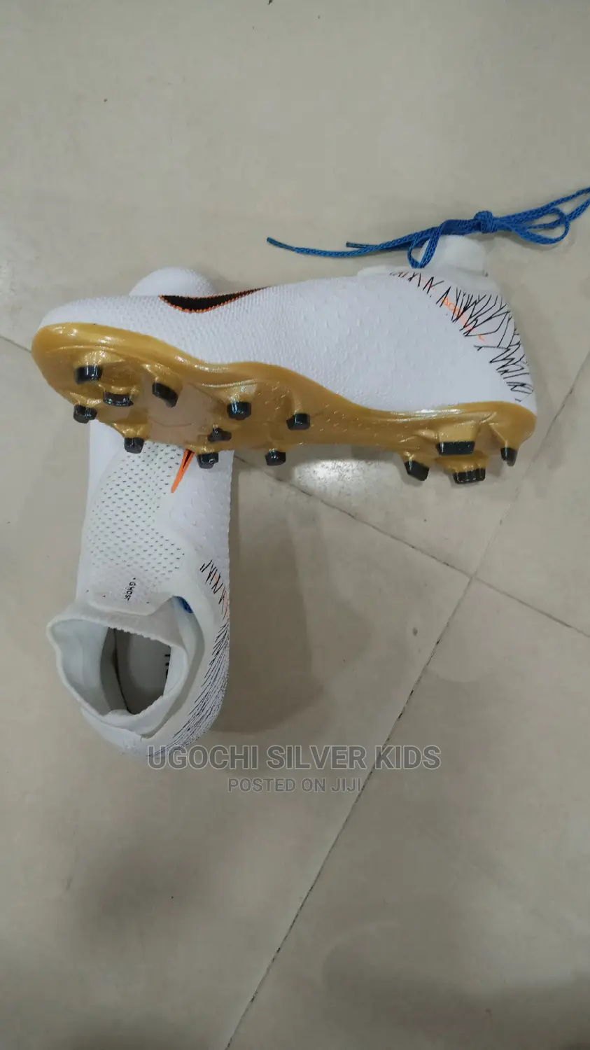 Football Boots Nike Phantom