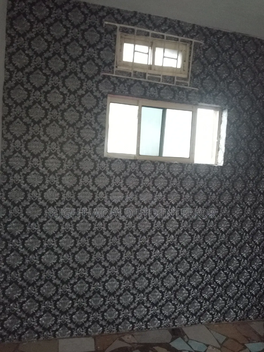 Highly Skilled Standard Wallpaper Installer.
