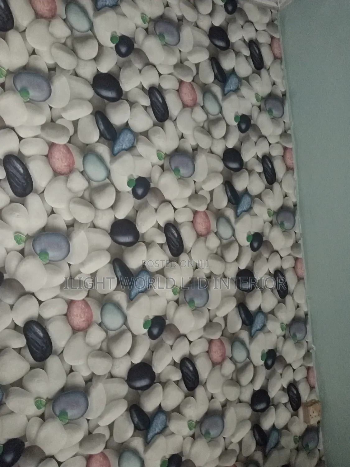 Highly Skilled Standard Wallpaper Installer.