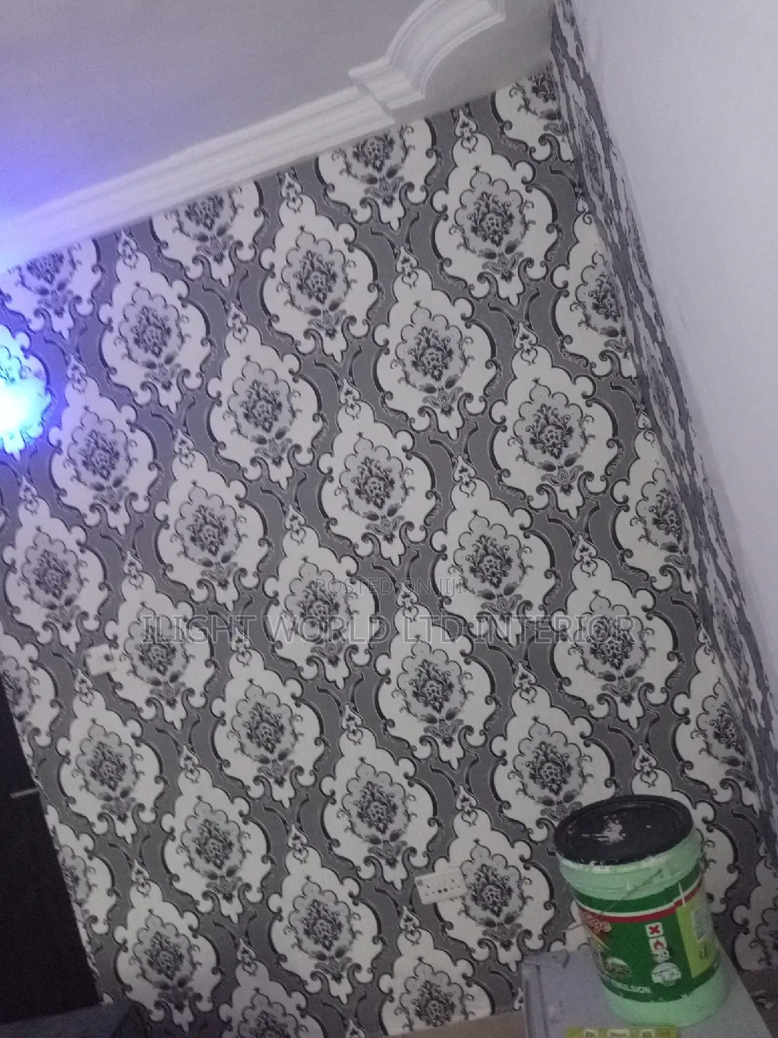 Highly Skilled Standard Wallpaper Installer.