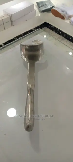 Doyen Retractor Hand Held Retractor