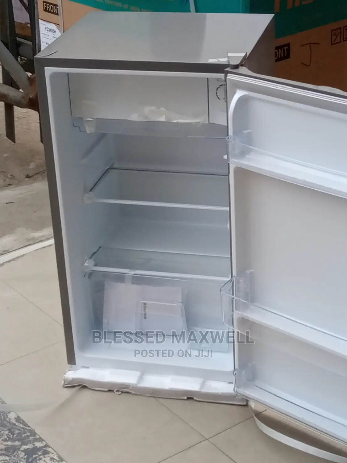 (REF 093DR)Single Door Hisense Refrigerator - 90L