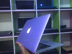 Laptop Apple MacBook Pro 2015 8GB Intel Core I5 SSD 256GB