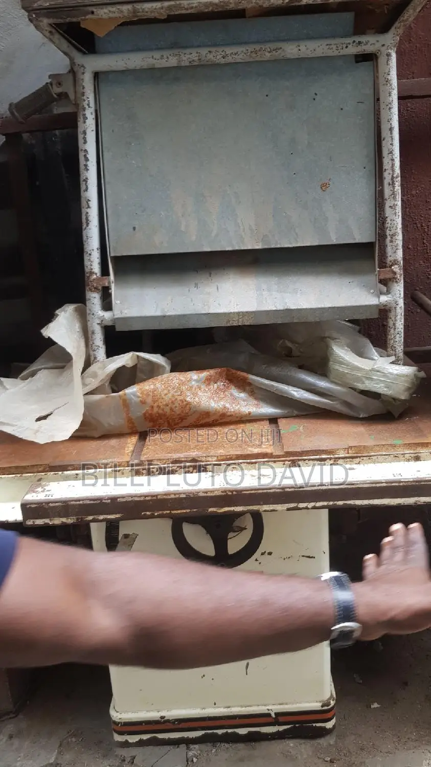 Circular Machine For Wood