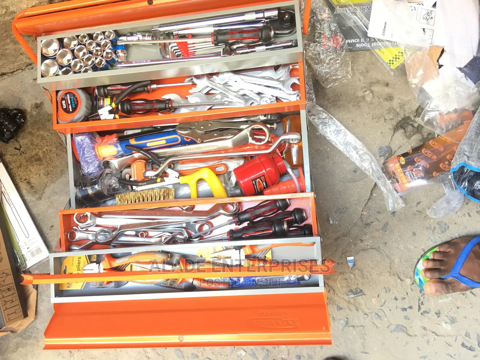 Electrical and Mechanical Tools Set