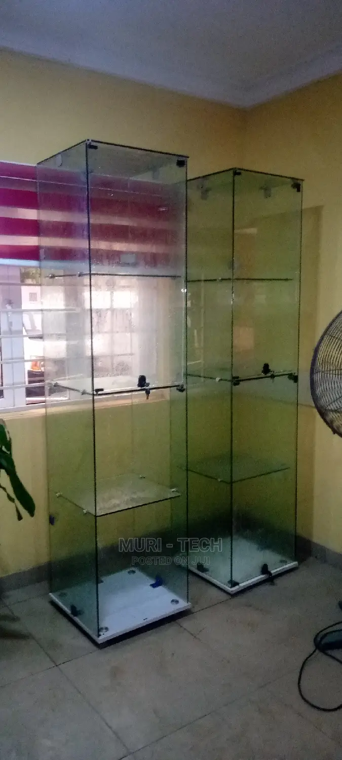 10m Framless Showglass
