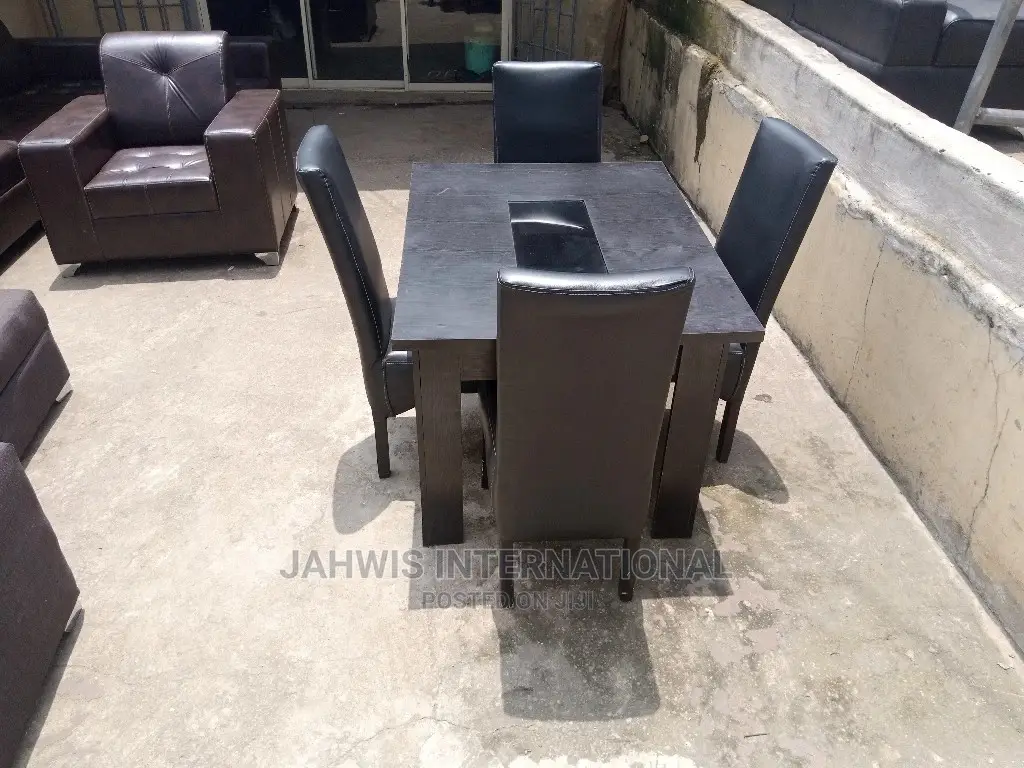 4 Sitters Dining Table
