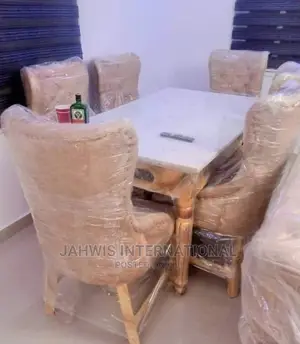 6 Seater Beautiful Dining Set.
