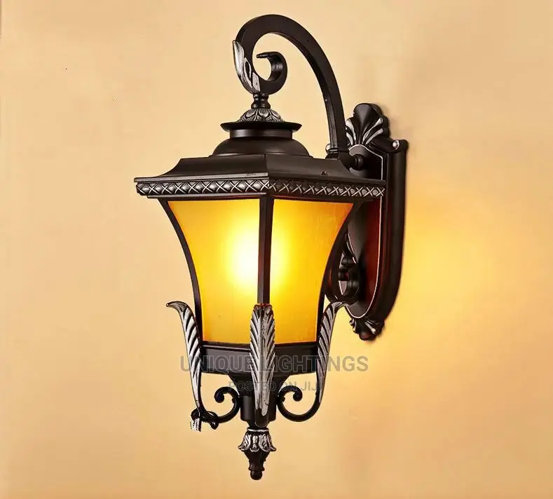 Outdoor Wall Light