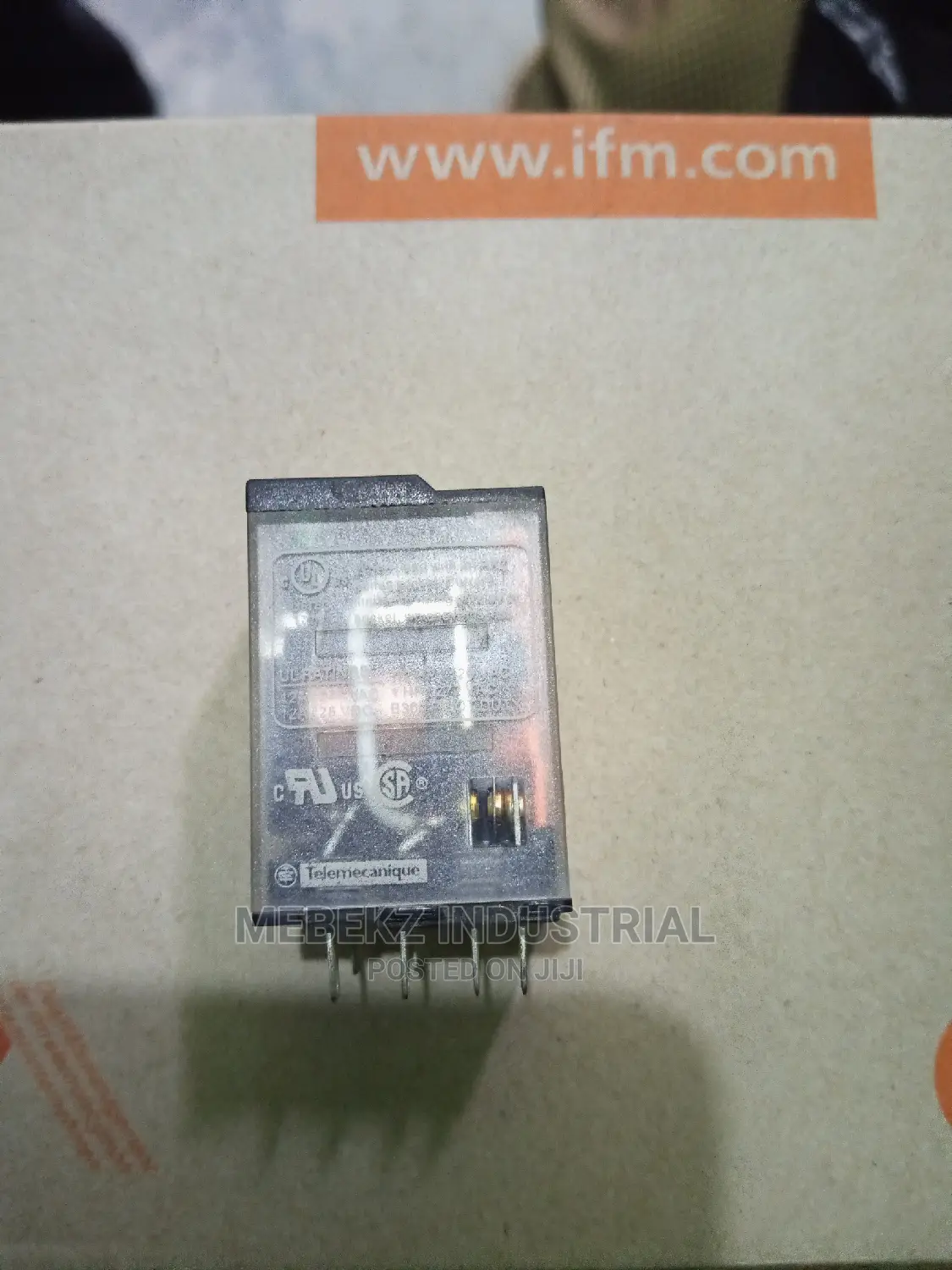 Schneider Pin Relay 12v